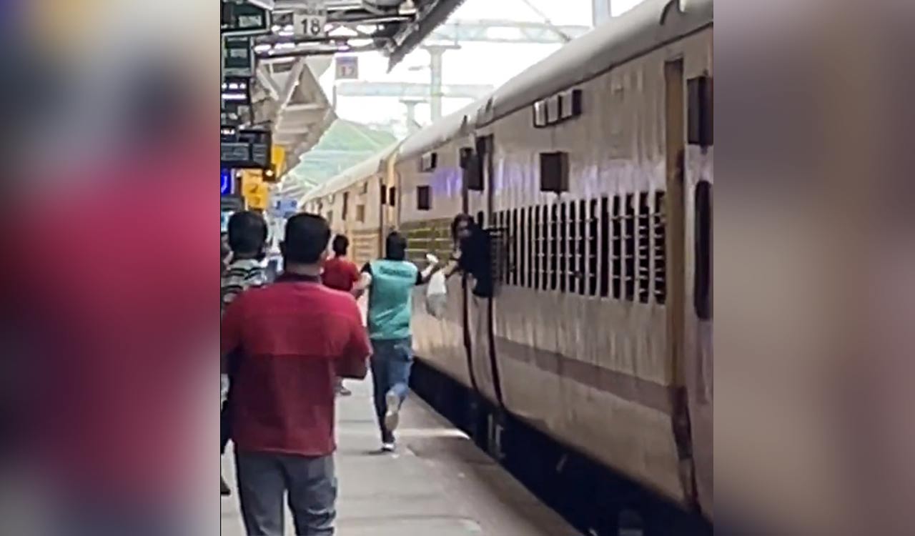 Watch: Dunzo agent sprints on a railway platform to deliver package, netizens reminded of DDLJ