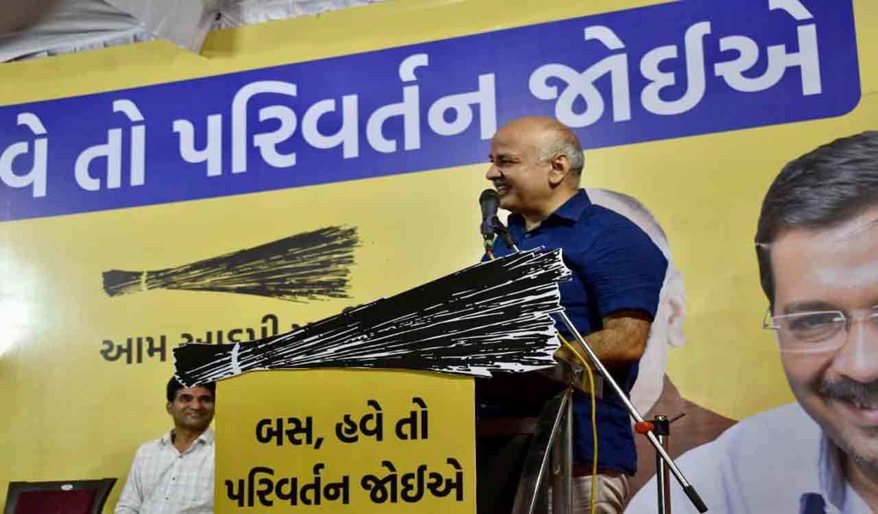 AAP to announce Gujarat chief ministerial candidate at apt time: Sisodia