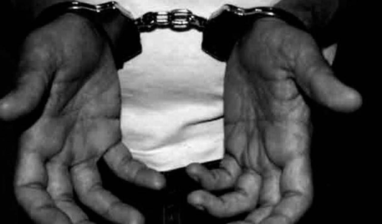 Two, including one African national caught with drugs in Hyderbad