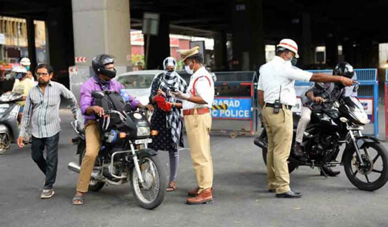Telangana Police clear pending traffic challans worth over Rs 28 lakh