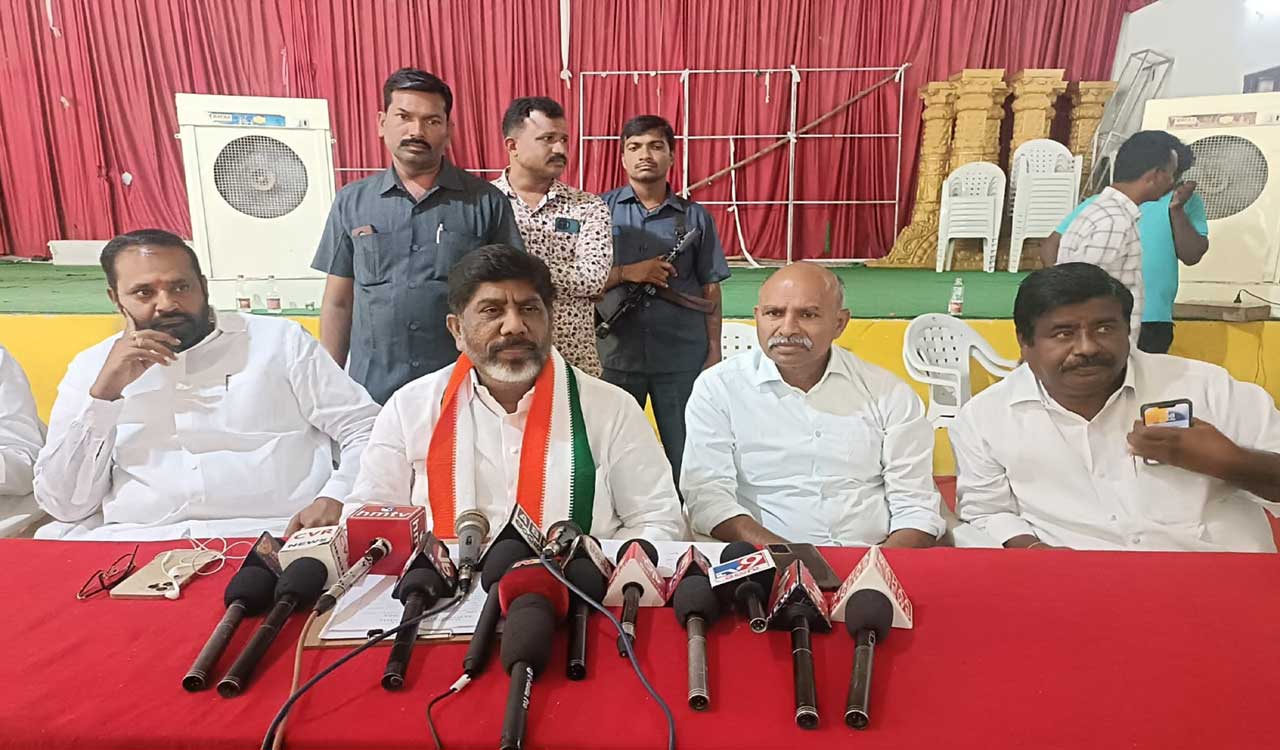 Public mandate in Munugode bypolls to change direction of Telangana politics: CLP leader