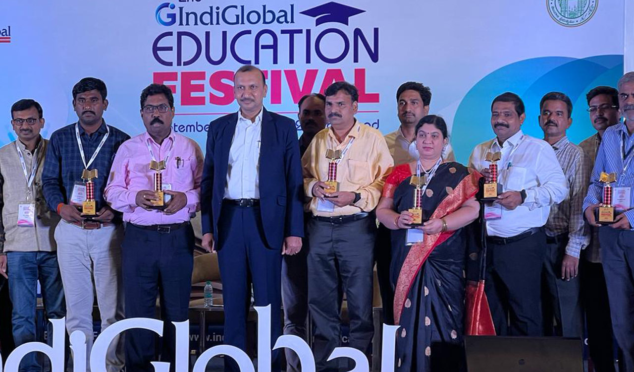 Narsampet Govt Degree College bags educational excellence award