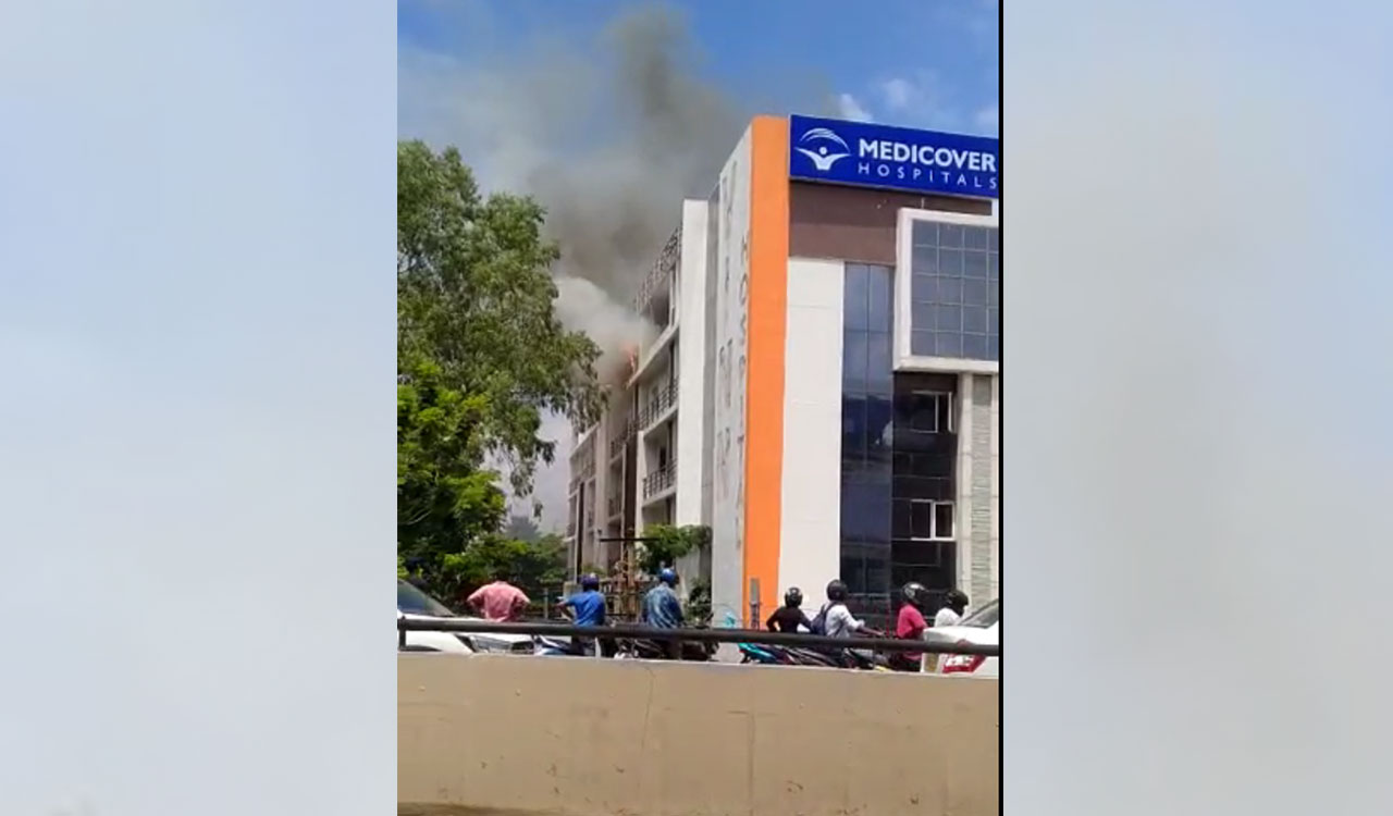 Hyderabad: Fire breaks out in private hospital building in Begumpet