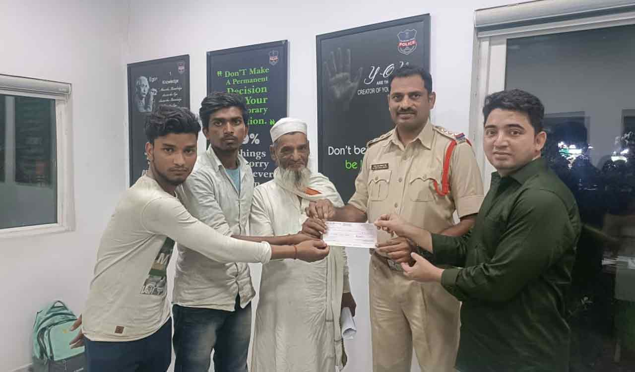 Sangareddy: Apartment society comes to rescue of bereaved family