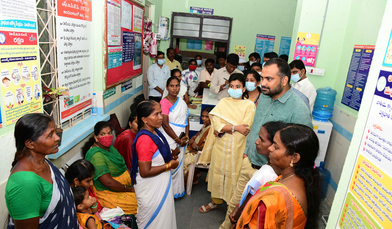 Karimnagar Collector instructs medical staff for better treatment to women