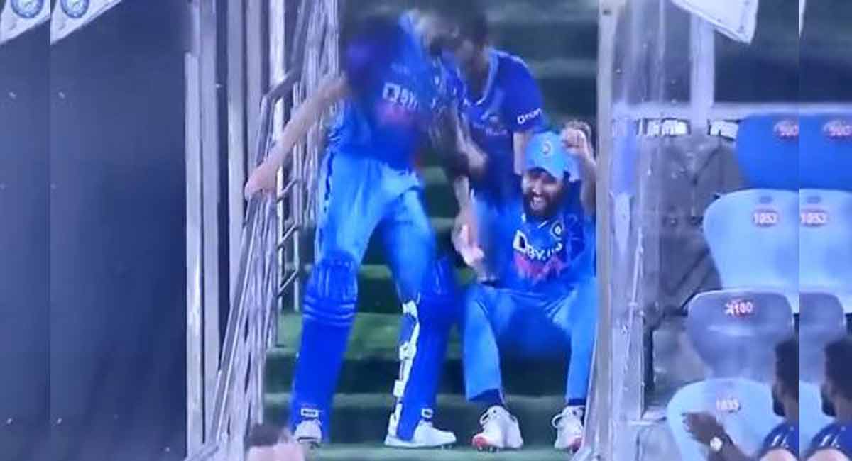 India vs Australia: Watch the camaraderie between Virat Kohli and Rohit Sharma