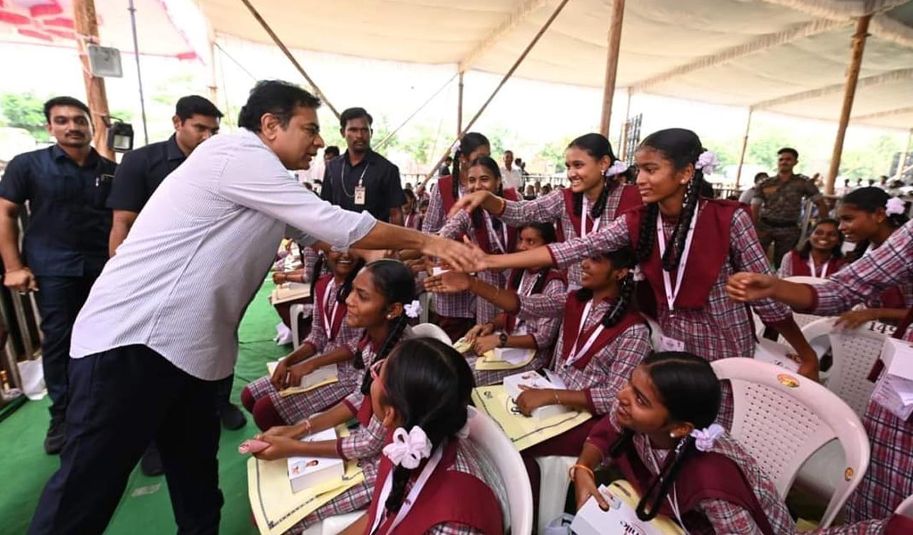 KTR promises to take talented students from Sircilla to T-Hub