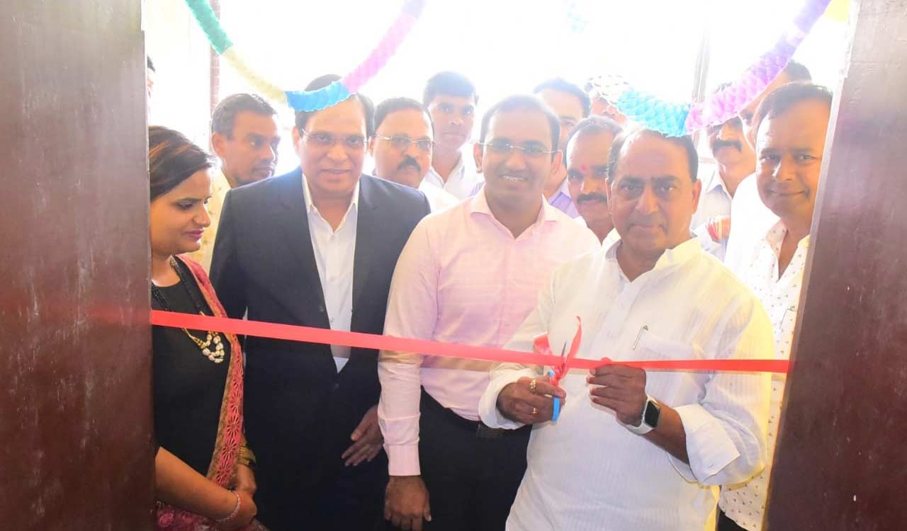 Minister Indrakaran tells students to improve scientific temper with STEM Lab