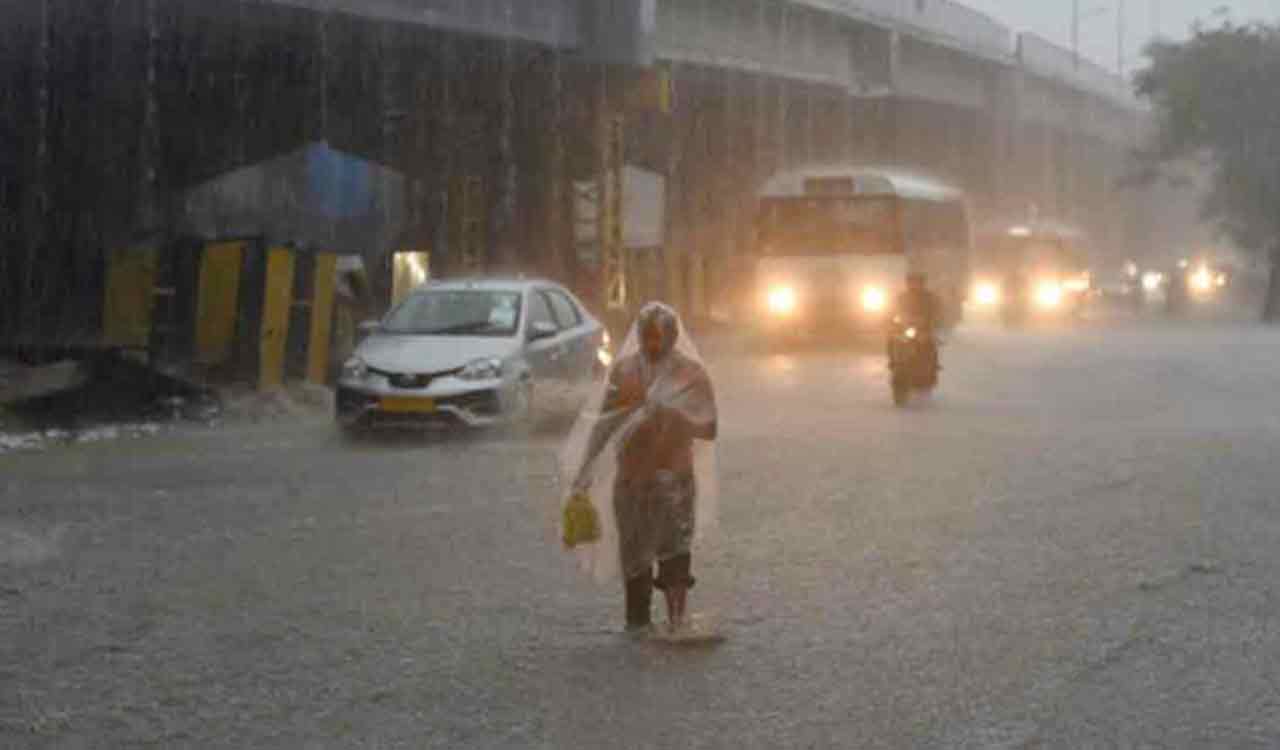 Heavy rains lash Telangana; orange alert issued for Friday-Telangana Today