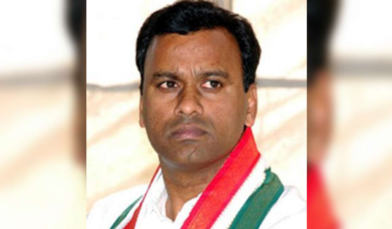 BJP leader Rajgopal Reddy terms protesting Congress workers as ‘barking dogs’