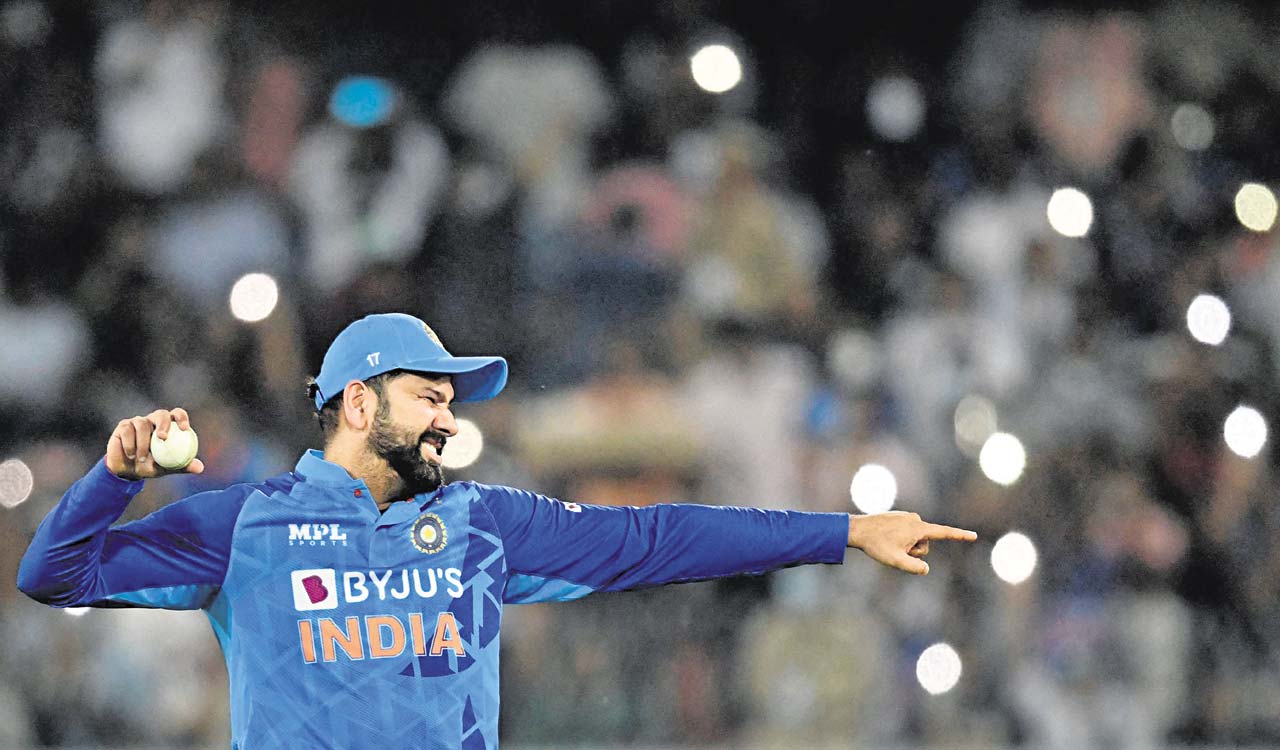 Rohit lauds Suryakumar, says DK needs more game time ahead of T20 WC