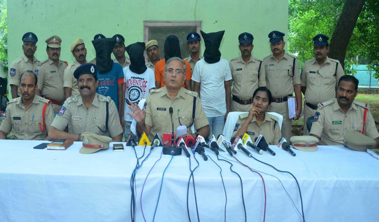Telangana: Gangsters who learnt breaking open ATMs from YouTube, nabbed