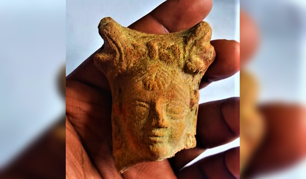 Telangana: Terracotta female Yakshini sculpture found at Siddipet