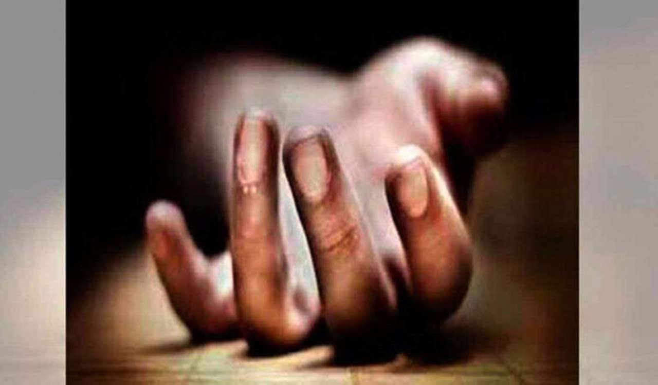 Estranged by lover, youth ends life in Medak