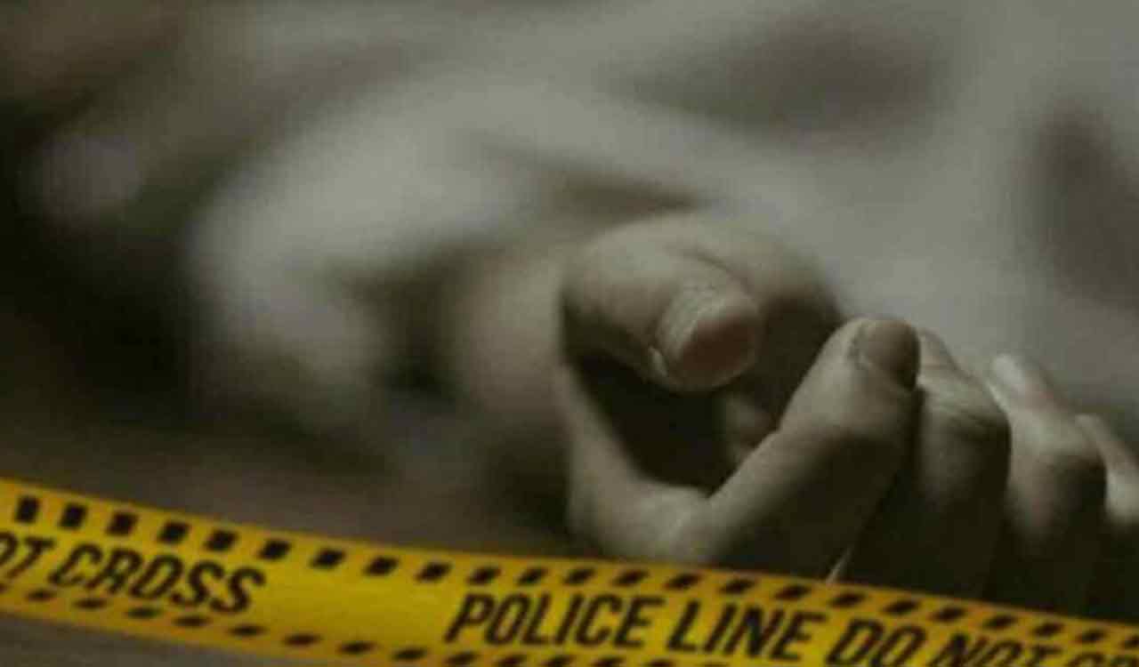 Telangana: Unable to clear loans, couple ends life in Medak