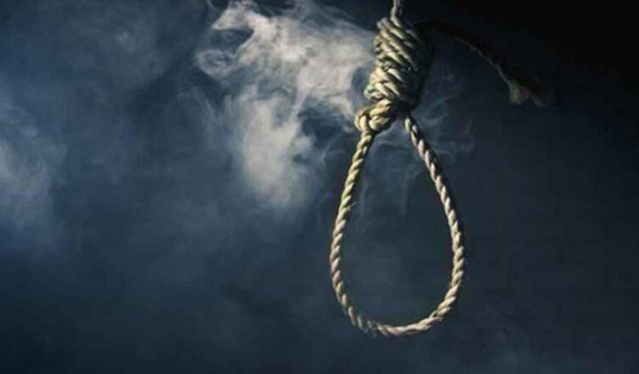 Hyderabad: Electrician found hanging in Shamshabad