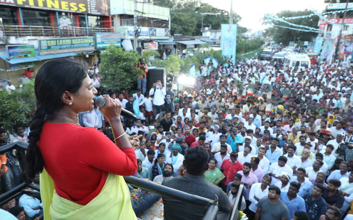 Sharmila lashes out at Revanth Reddy, Jagga Reddy