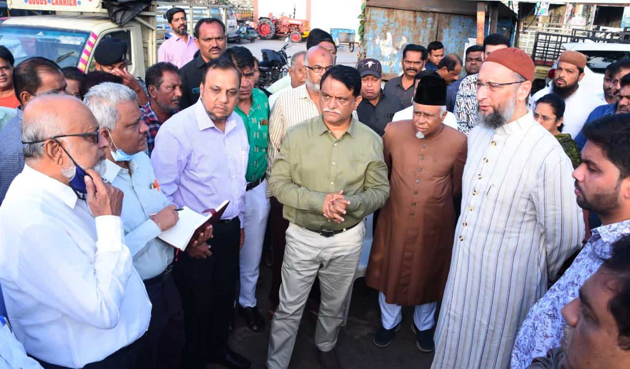 Hyderabad: Special CS Arvind Kumar inspects road widening works