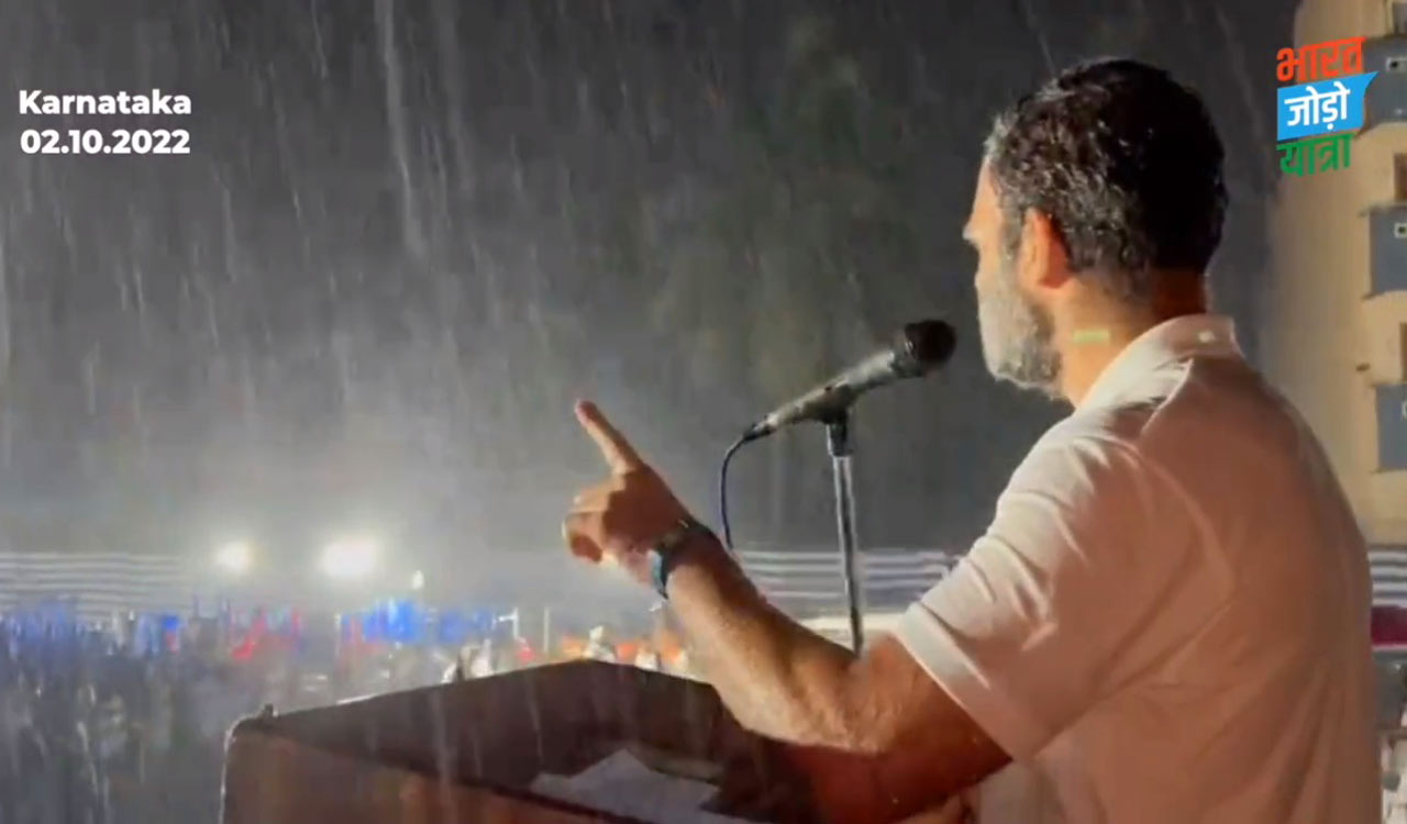 Bharat Jodo Yatra: Rahul Gandhi addresses rally in Mysuru amid heavy rains