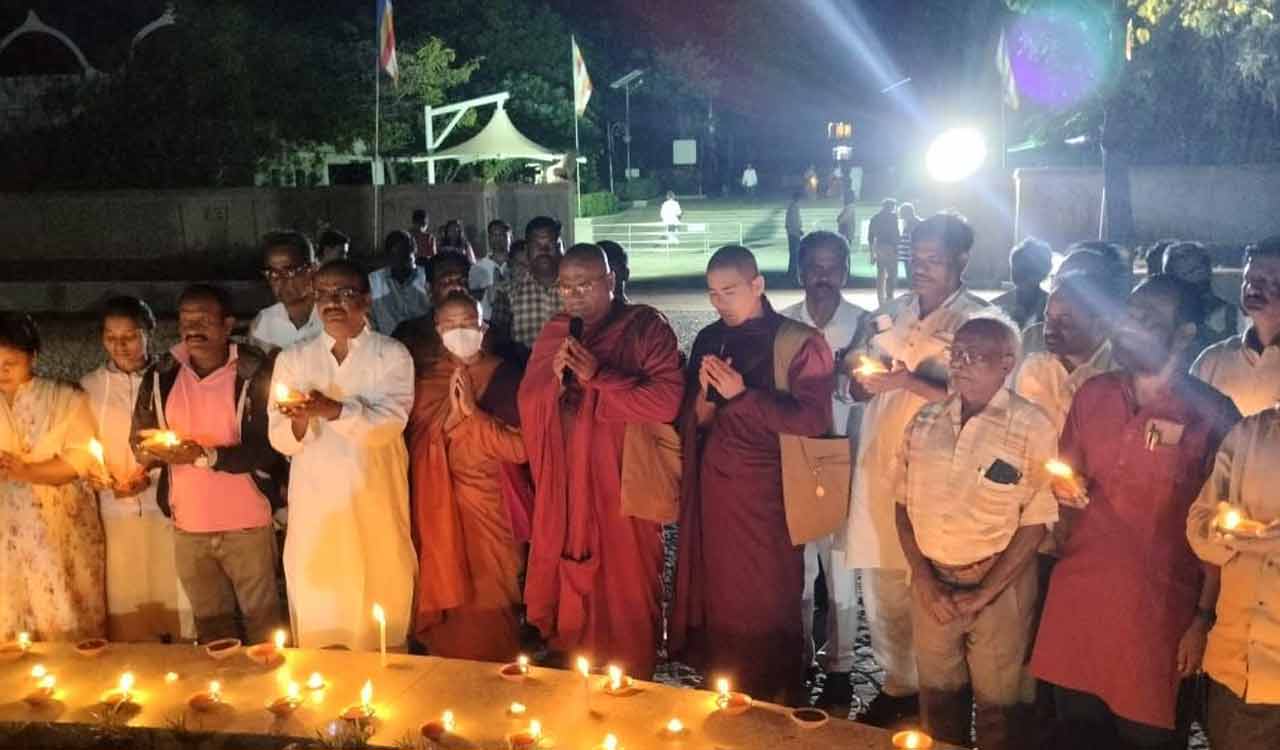 Telangana: Dhamma Deepotsavam attracts huge crowds at Buddhavanam
