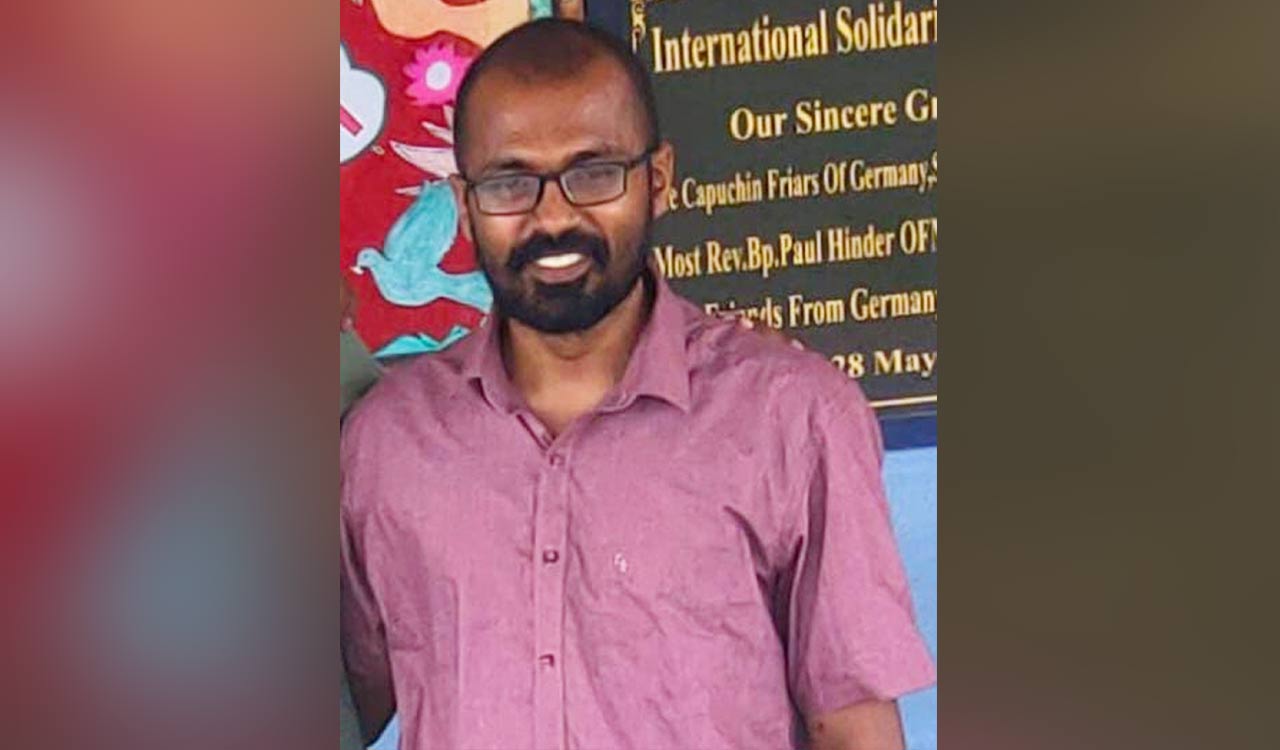 Body of Kerala priest traced in Godavari River after six days