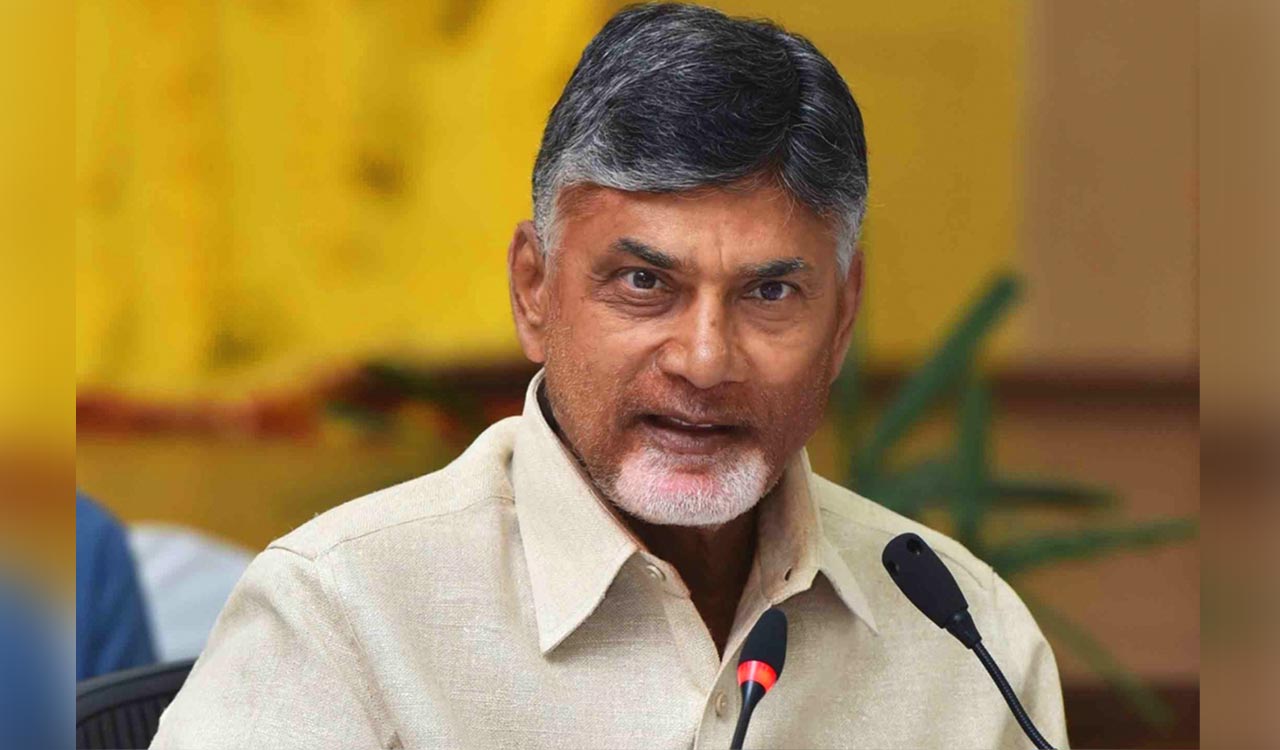 Chandrababu condemns police searches in Vizag hotel
