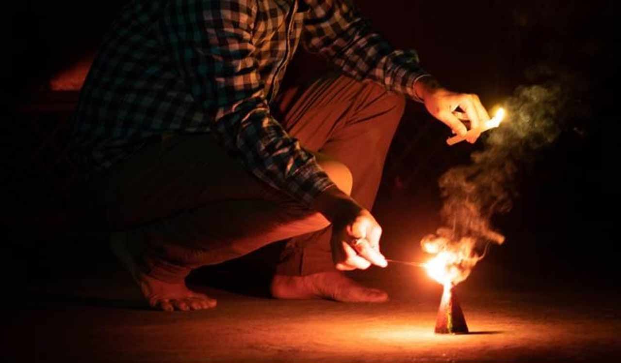 Crackers may burn a hole in your pockets this Diwali; prices up by 20%