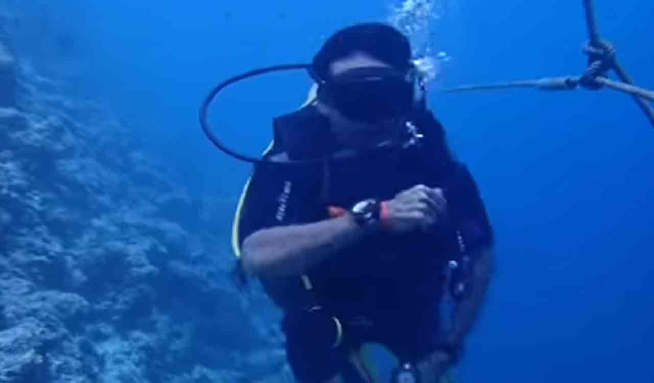 ‘Dance India Dance – Telugu’: Host Akul Balaji recreates the DID hook step underwater while scuba-diving