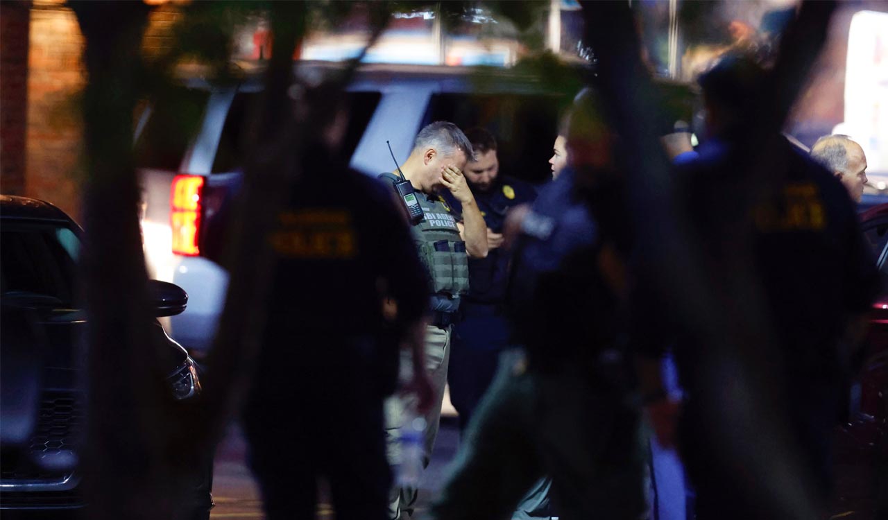 Five killed, including police officer in North Carolina shooting