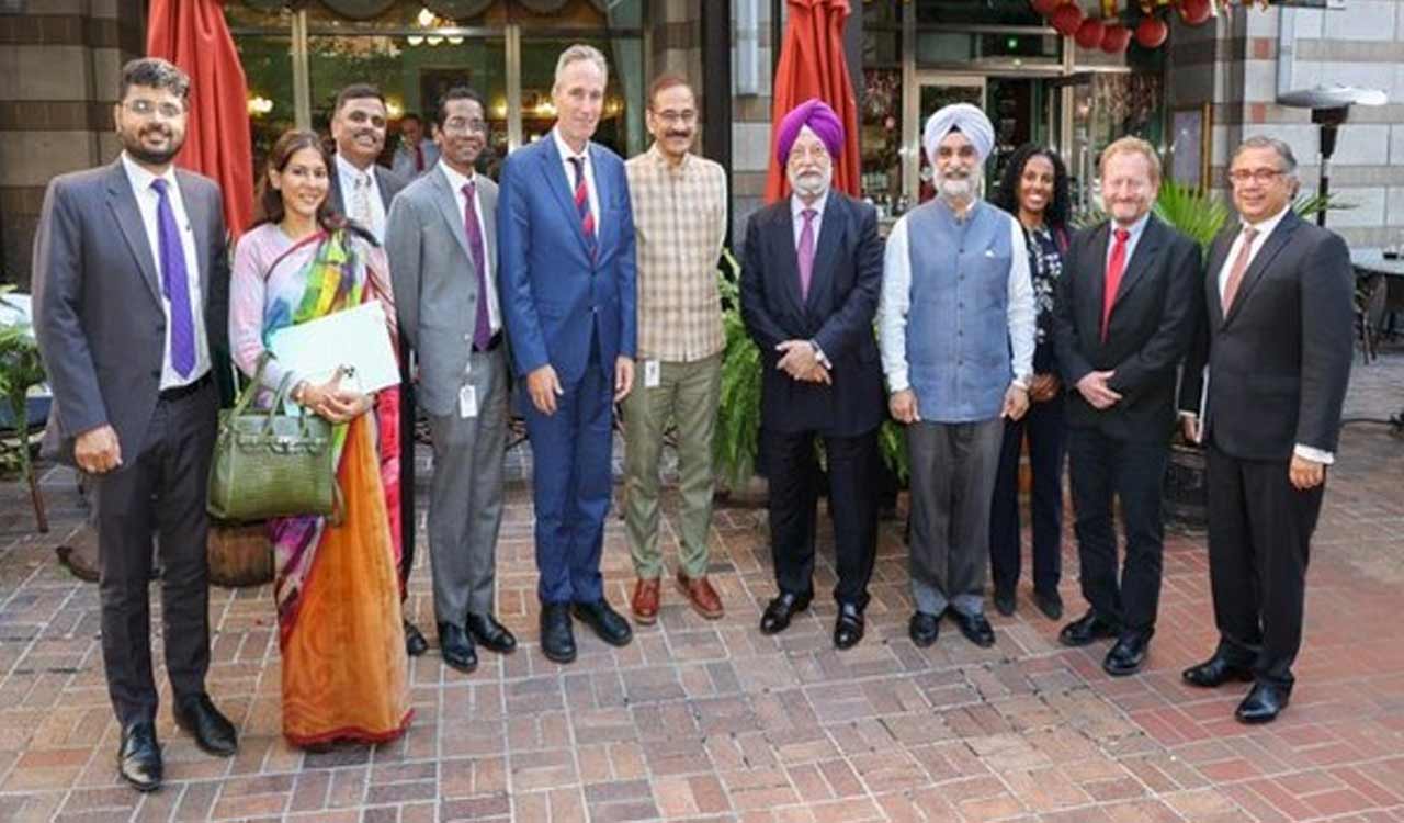 Hardeep Singh Puri holds meeting with leadership of World Bank’s International Finance Corporation