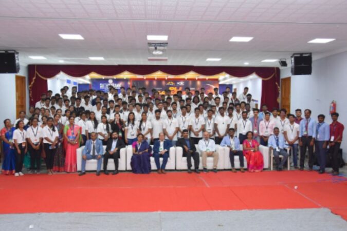 Finalist Teams of PLI Blockathon India’22 with the Dignitaries
