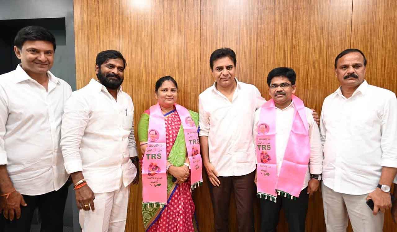 Nalgonda Congress leader Palle Ravi joins TRS