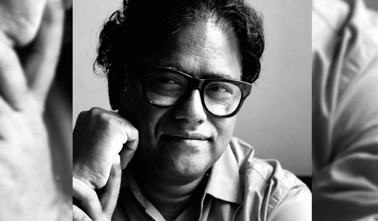 Renowned artist Laxman Aelay supports launch of BRS