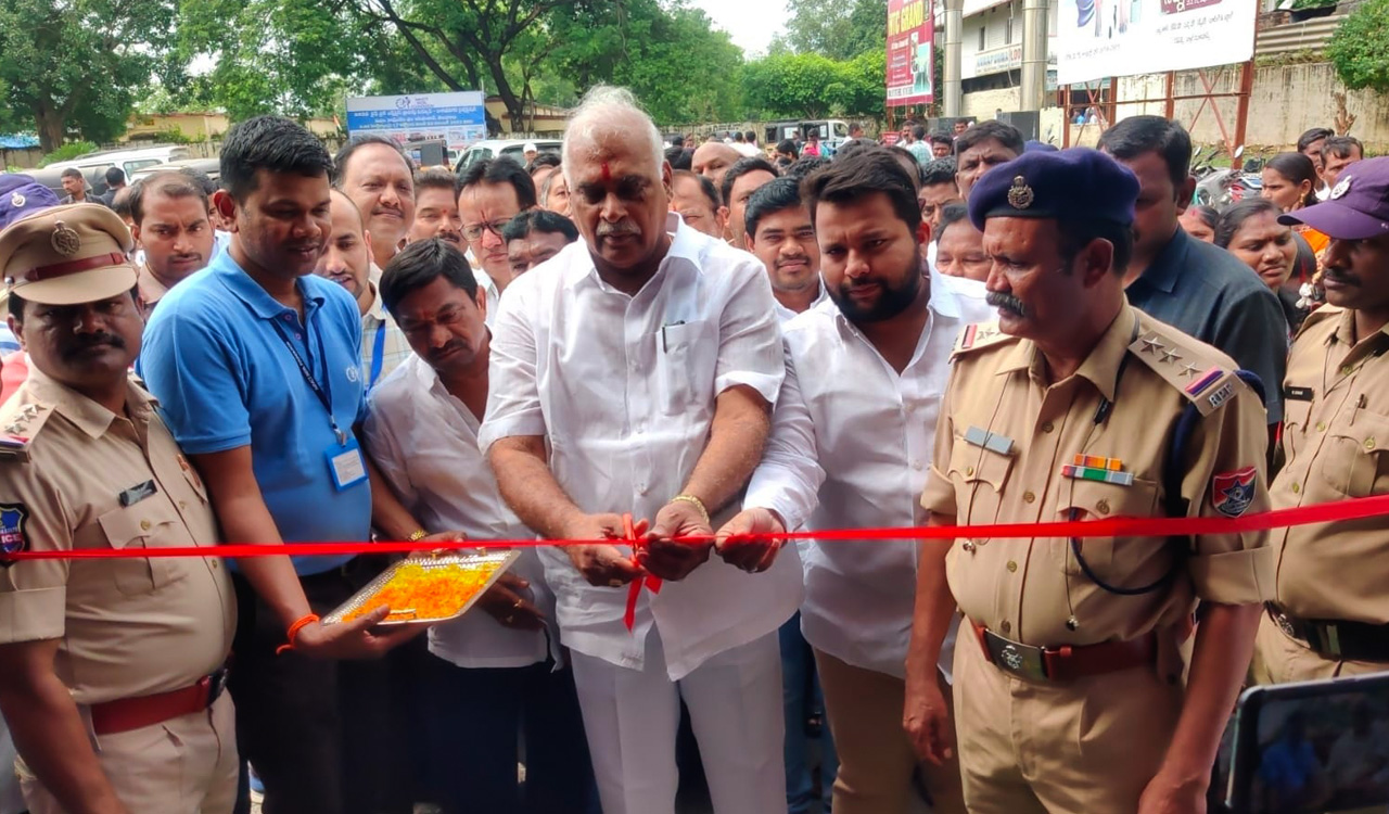 Sirpur (T) MLA inaugurates health camp in Kaghaznagar railway station