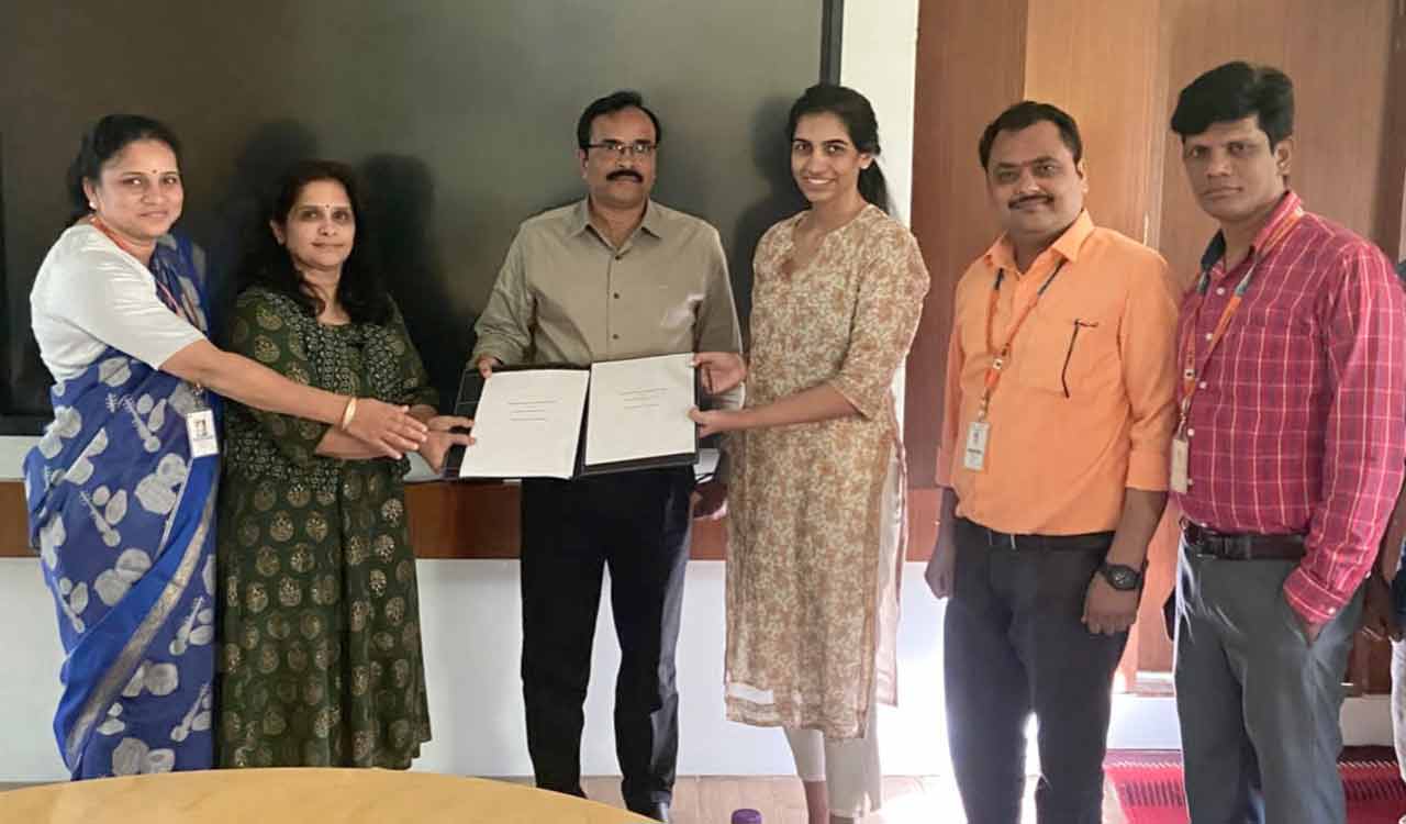 MLRIT signs MoU with SattvaQ IT Solutions for upskilling students