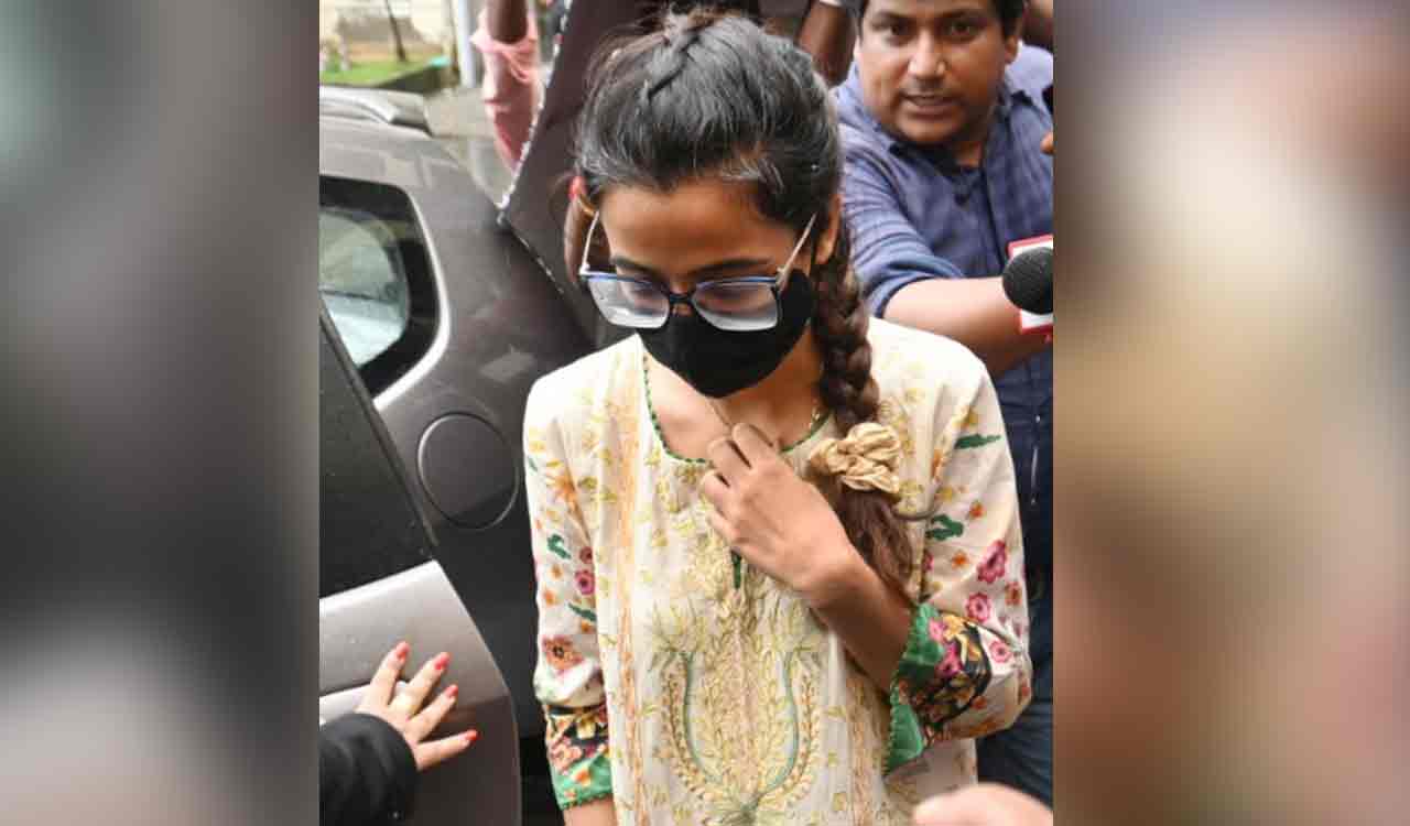 Maneka Gambhir approaches Calcutta HC for permission to travel abroad