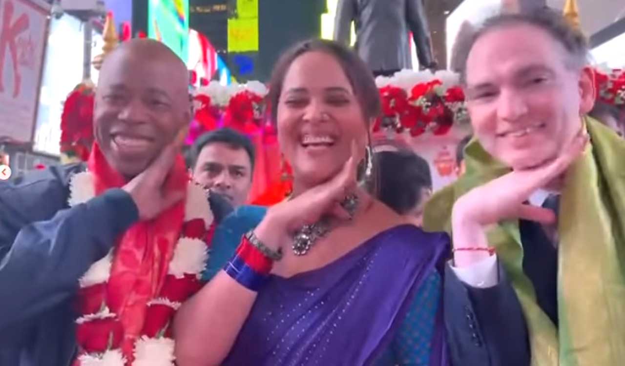NYC’s Mayor performs Allu Arjun’s hand gesture from ‘Pushpa’