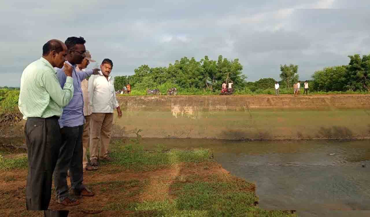 Nagarjuna Sagar Project left canal suffers breach in Khammam