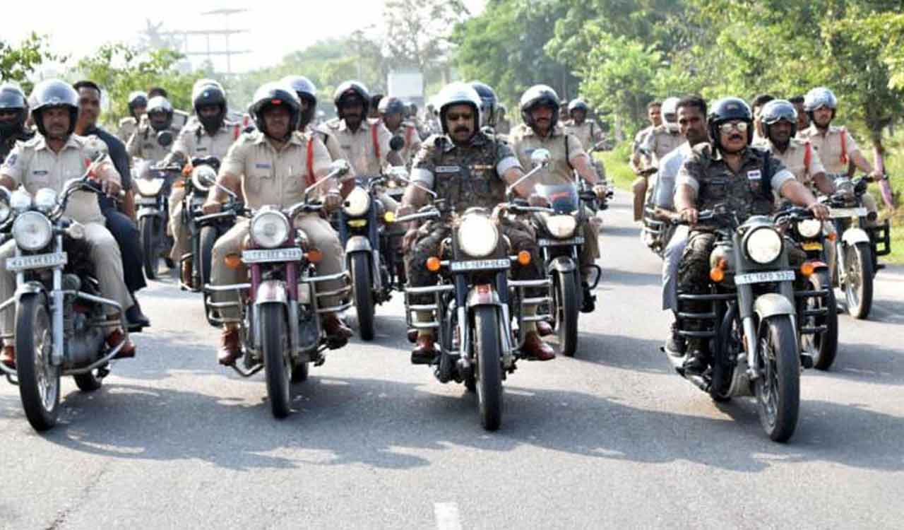 Nizamabad: Bike rally organised as part of police commemoration week