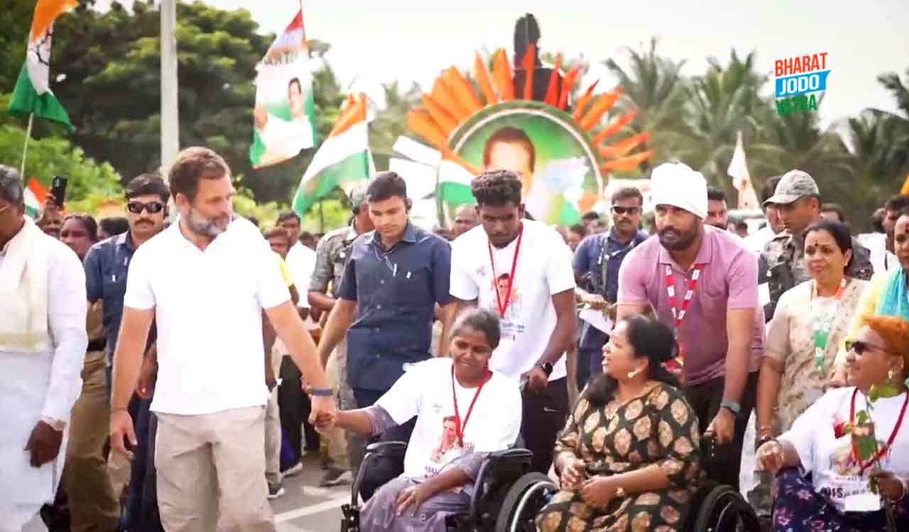 Rahul Gandhi resumes Karnataka leg of Bharat-Jodo Yatra