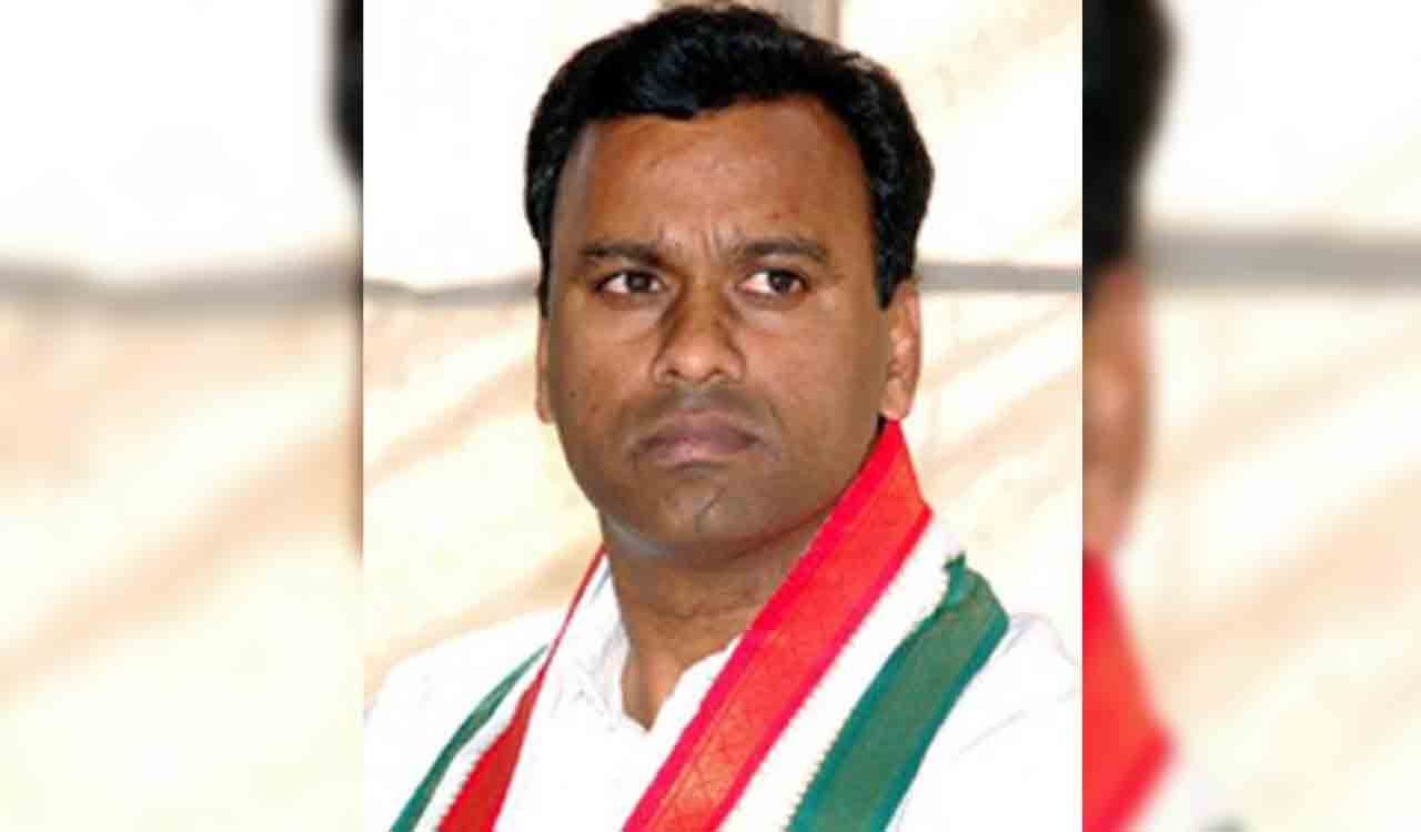 Munugode: Promises galore, Rajgopal Reddy assures Rs 1,000 cr from Centre