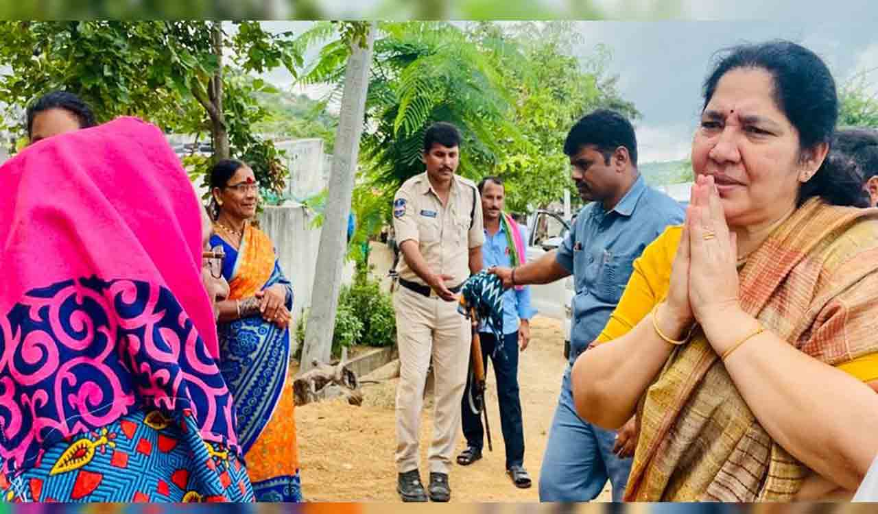 No party capable to stop victory of TRS in Munugode by-polls: Satyavathi Rathod