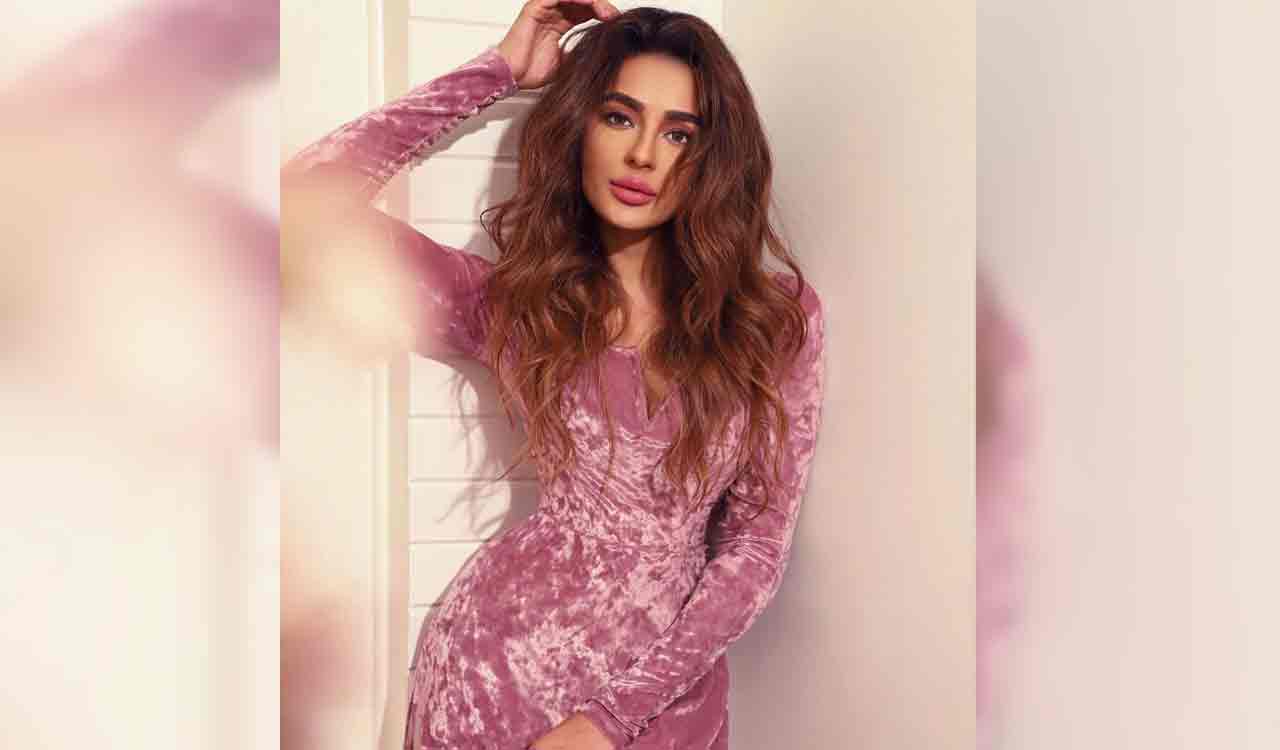 Seerat Kapoor is ‘grateful for the love, respect and support received from both the industries’