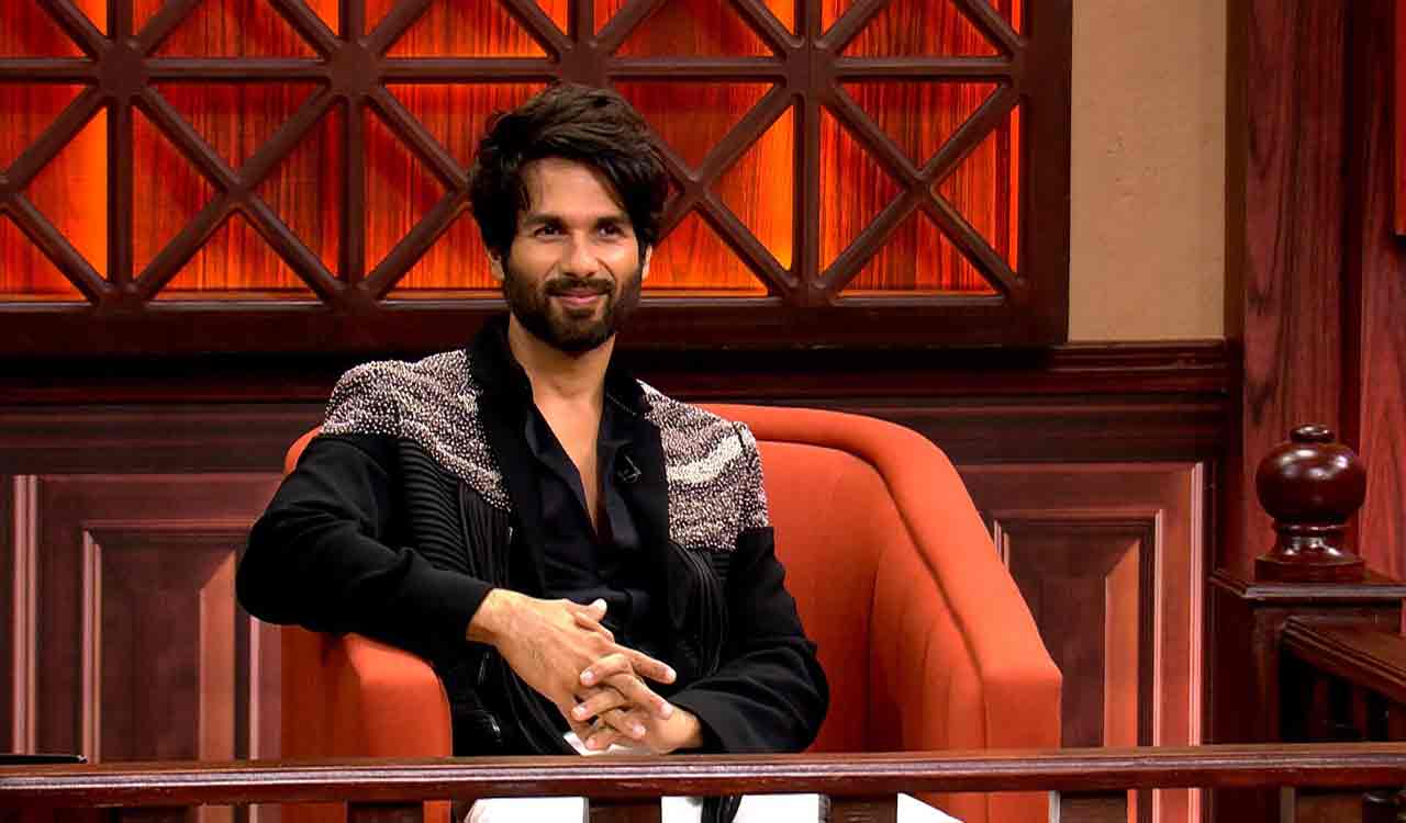 Shahid Kapoor graces the finale of comedy show ‘Case Toh Banta Hai’