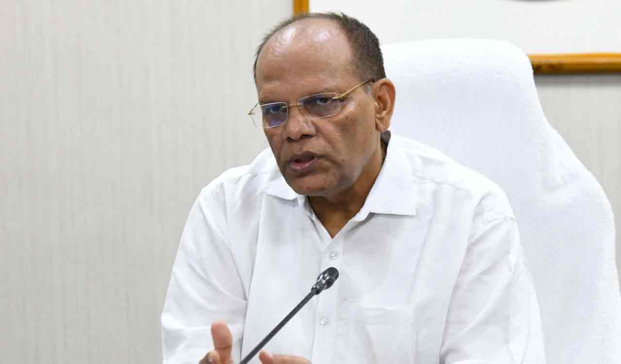 Telangana: CS Somesh Kumar reviews arrangements for Group-I Prelims