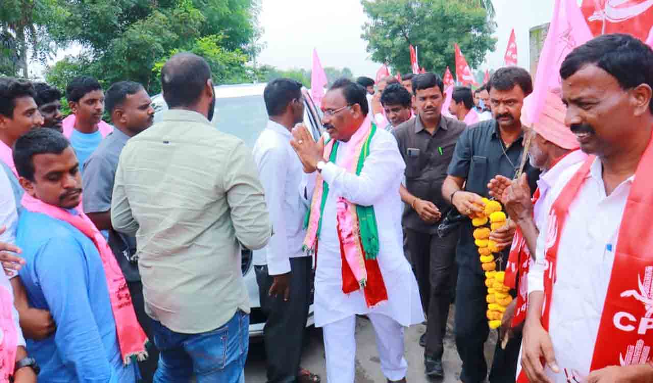 Munugode: Will lay CC roads in all colonies, says TRS candidate