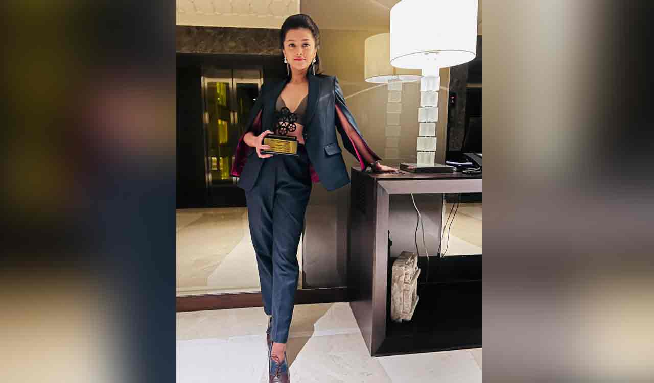 Singer Yohani receives IIFTC Tourism Impact Award