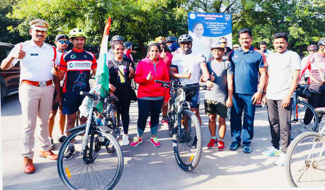 Madhapur zone police organises 10k Bicycle rally in Hyderabad