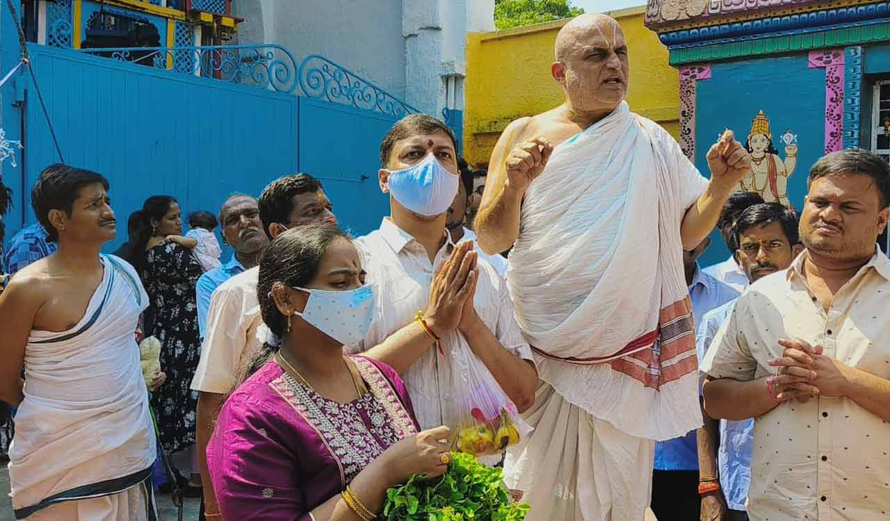 DAV School incident: Chilkur Balaji temple priest performs ‘Maha Pradakshinam’ 