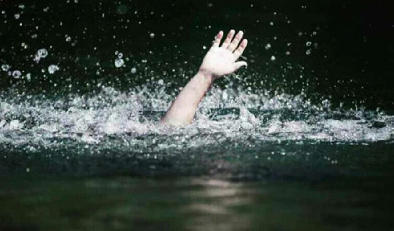 One drowns, another goes missing in river Godavari at Kaleshwaram